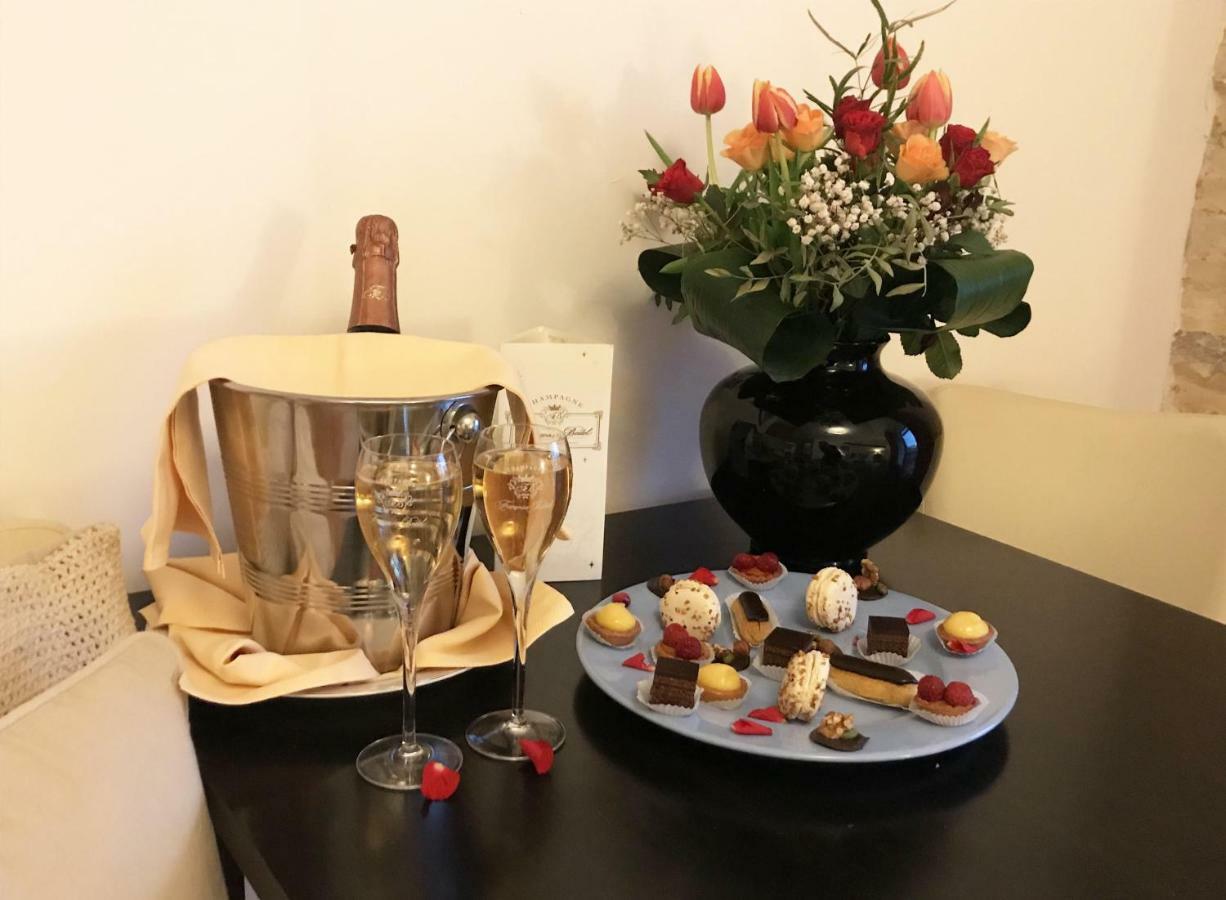 Chez Catharina Oldtimer B&B Levoncourt  외부 사진